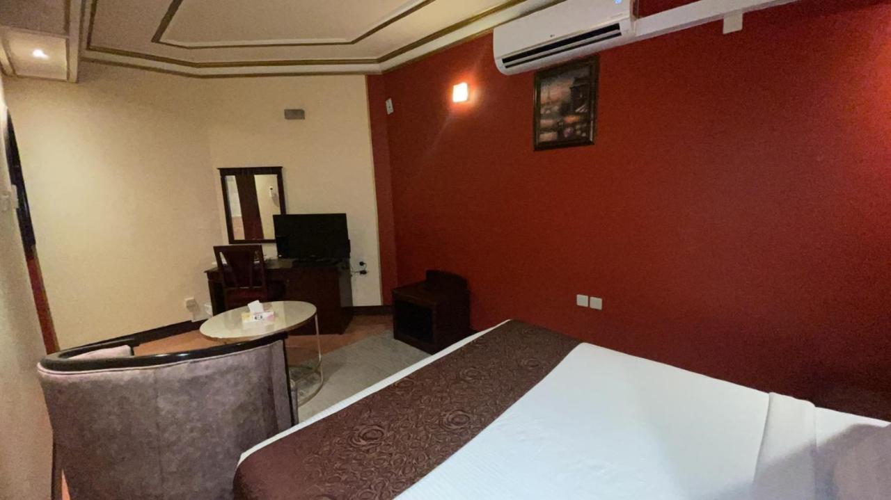 Al Mansour Grand Hotel Ḩafar al Bāţin Esterno foto