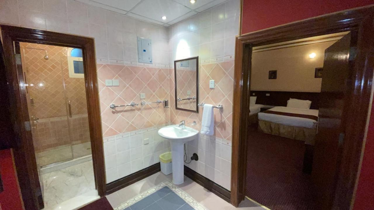 Al Mansour Grand Hotel Ḩafar al Bāţin Esterno foto